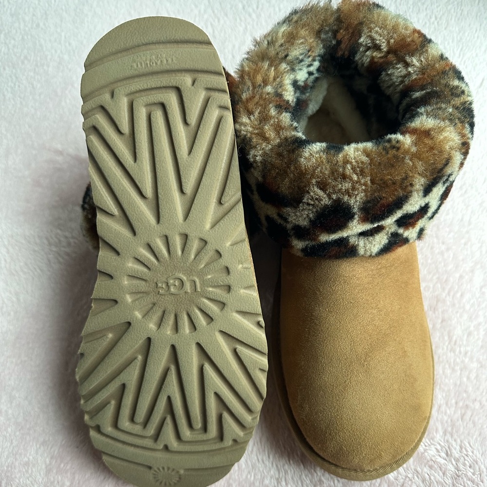 UGG Fluff Mini Quilted tan suede shaft and a leopard-print shearling cuff.